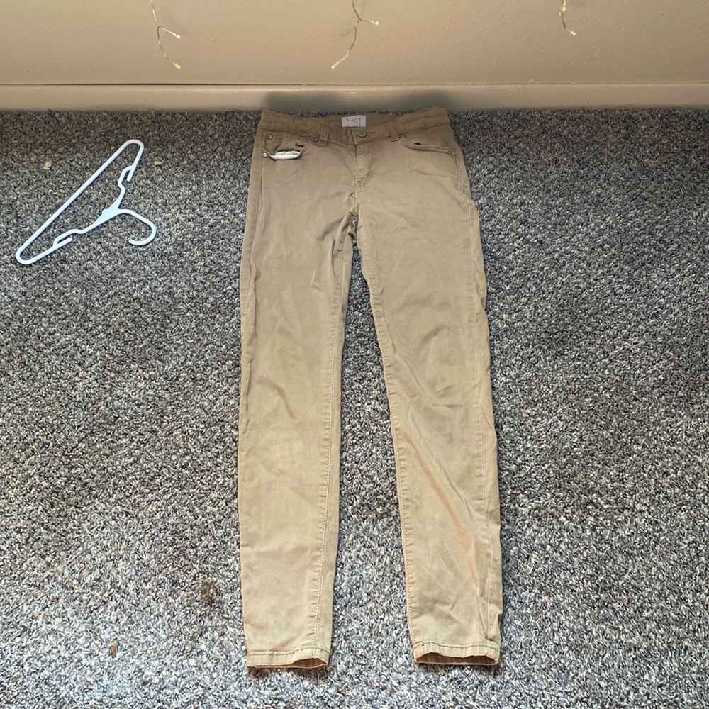 Mid Rise Skinny khakis pants brand: Celebrity Pink size: 5/27